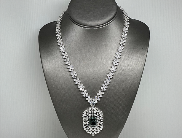 DIAMOND NECKLACE